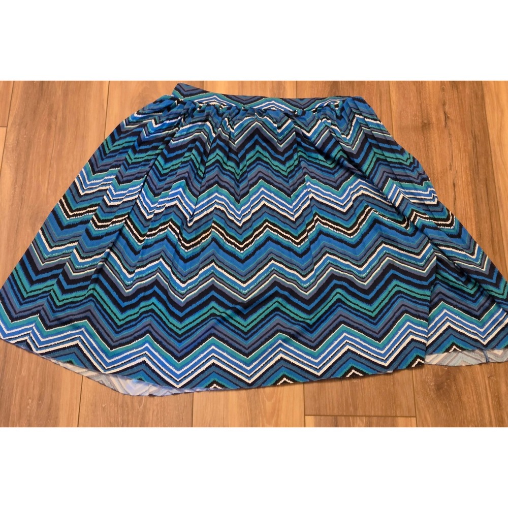 Cato Pleated Chevron Zig Zag Pattern Skirt Women's Size Medium Multicolor